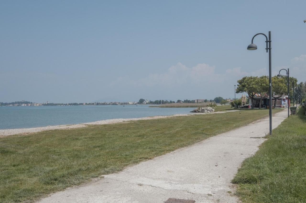 Villetta Daniela - A Due Passi Dalla Spiaggia Sirmione Bagian luar foto