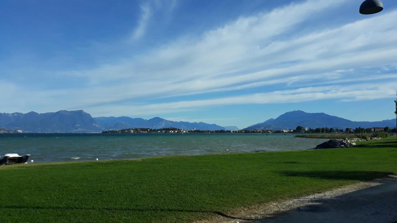 Villetta Daniela - A Due Passi Dalla Spiaggia Sirmione Bagian luar foto