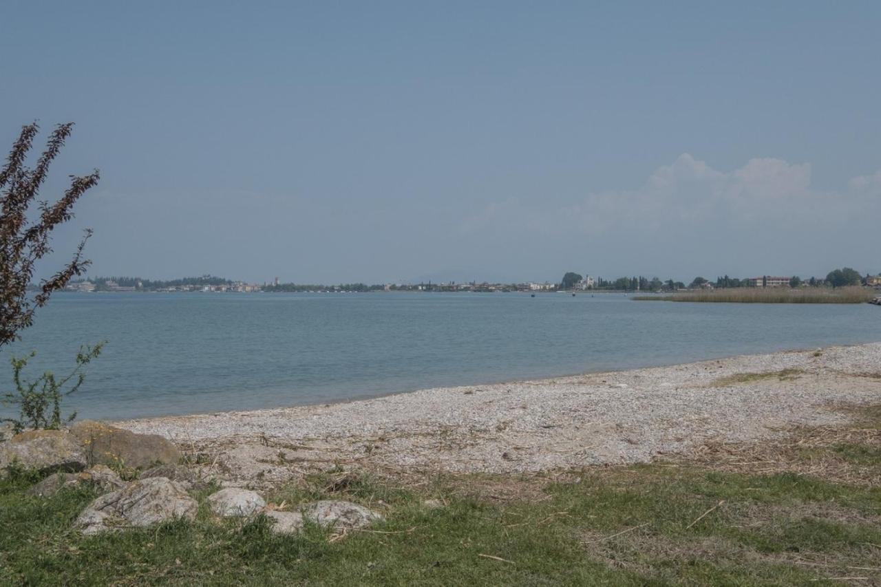 Villetta Daniela - A Due Passi Dalla Spiaggia Sirmione Bagian luar foto