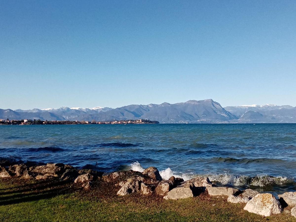 Villetta Daniela - A Due Passi Dalla Spiaggia Sirmione Bagian luar foto