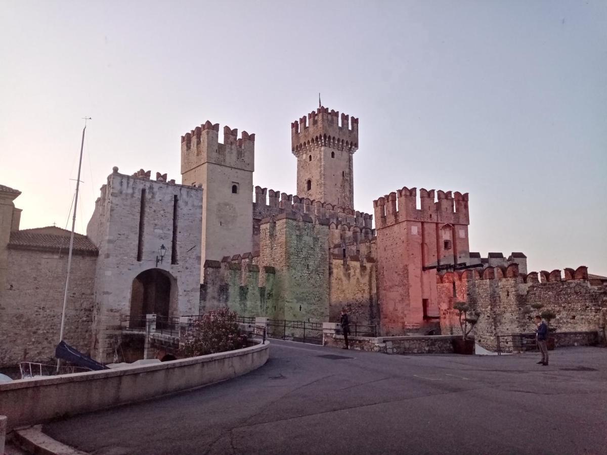 Villetta Daniela - A Due Passi Dalla Spiaggia Sirmione Bagian luar foto